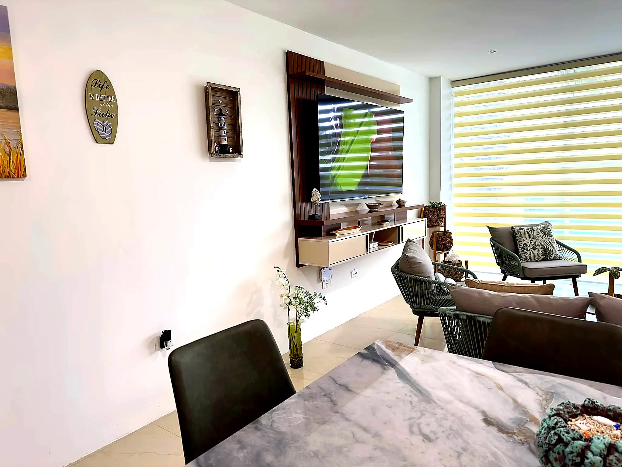 Mari & Sol | Townhouse 200